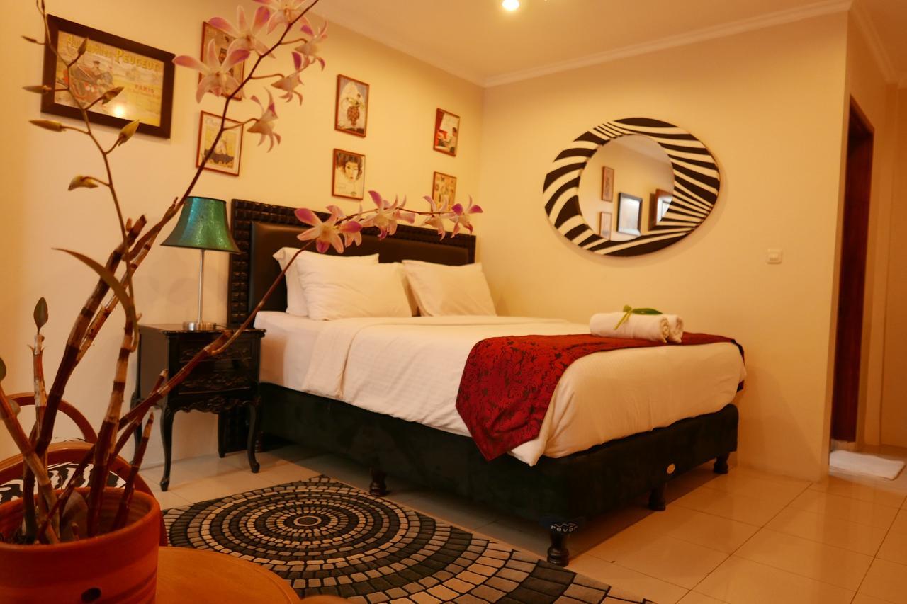 Ciwulan 36 Guest House Bandung Exterior photo