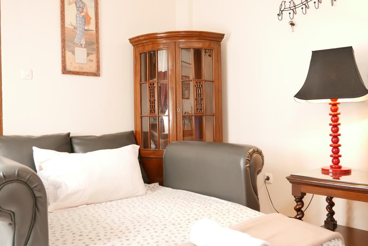 Ciwulan 36 Guest House Bandung Exterior photo