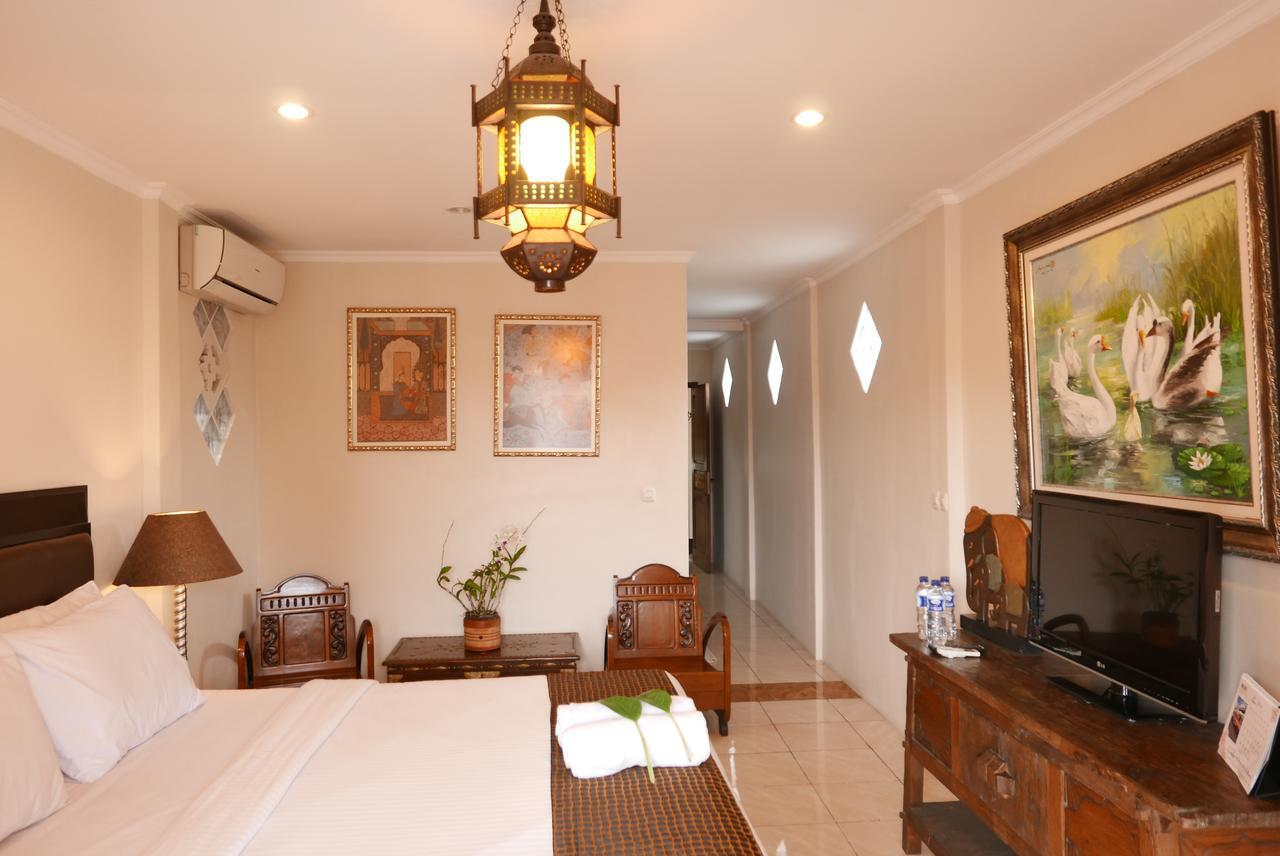 Ciwulan 36 Guest House Bandung Exterior photo