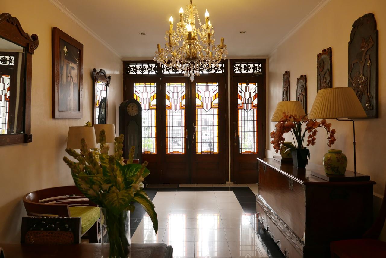 Ciwulan 36 Guest House Bandung Exterior photo